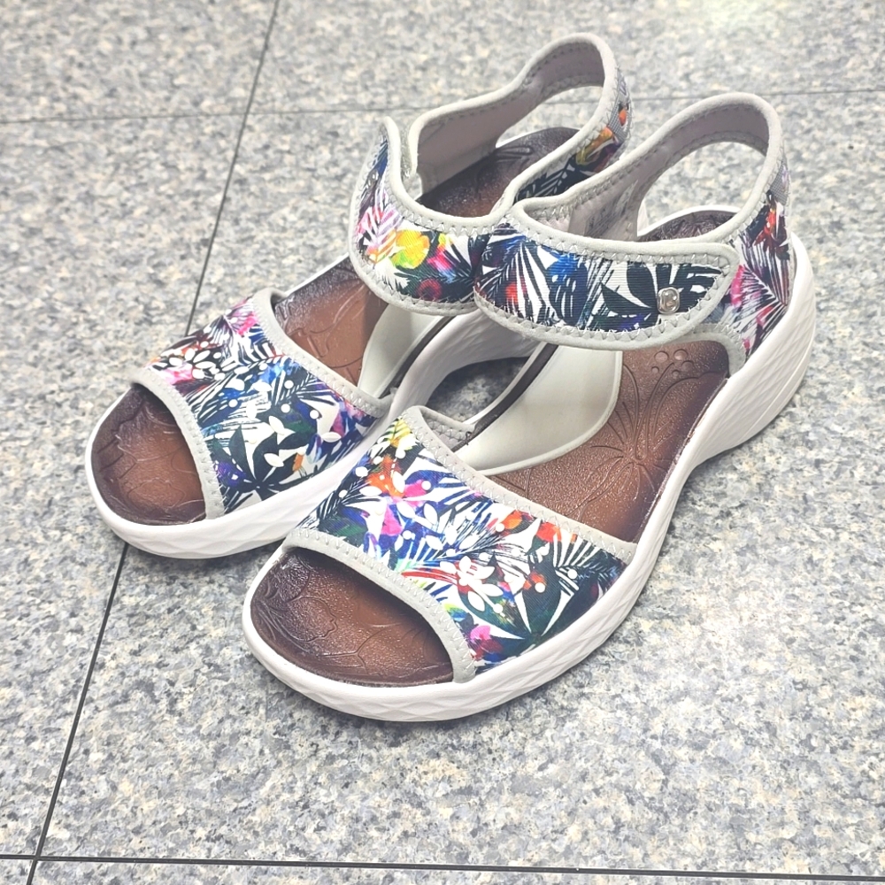 Bzees Washable Sandals Multicolor,  size 7M, New without a box